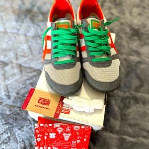 ASICS Ultimate 81, Onitsuka Tigers. 60th Anniversary. Willow Grey/Cherry Tomato